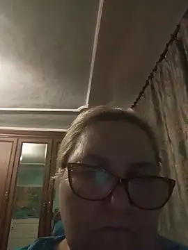 AureliaSky598 online show from May 20, 2026, 7:33 pm
