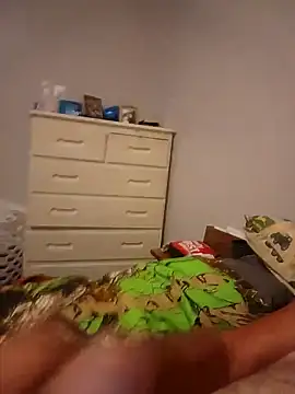 Harleyman0528 online show from April 16, 2026, 4:13 am