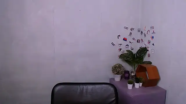 Snapshot of KassiaRayne_ chatting on April 24, 2026, 3:41 am KassiaRayne online show from April 24, 2026, 3:41 am
