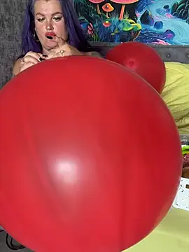 QueenOfBalloons online show from July 17, 2026, 6:32 am