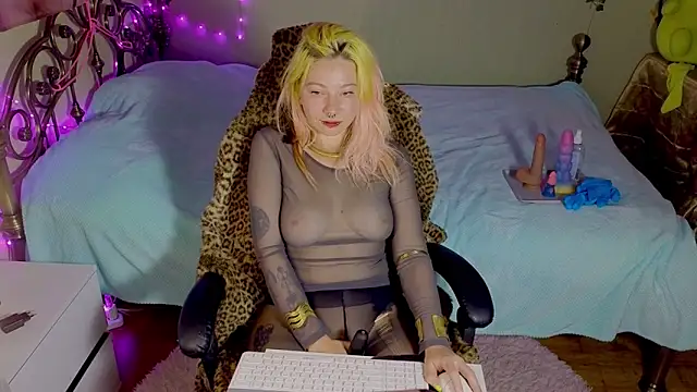 Sansarella online show from April 28, 2026, 6:23 pm