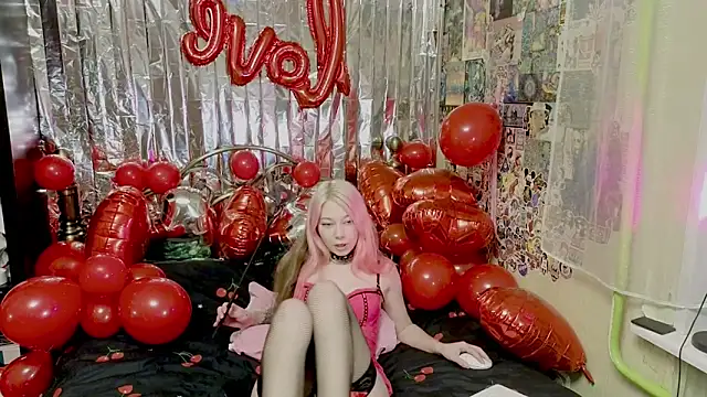 Sansarella online show from February 13, 2025, 5:44 pm