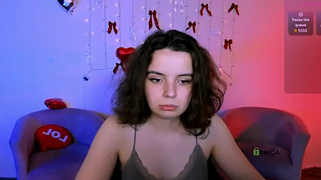 mia mooon  online show from May 25, 2026, 9:08 am