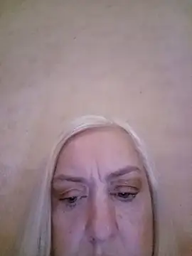 Snapshot of Julia20X chatting on July 16, 2026, 8:33 am Julia20X online show from July 16, 2026, 8:33 am