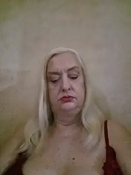 Snapshot of Julia20X chatting on July 10, 2026, 11:54 am Julia20X online show from July 10, 2026, 11:54 am