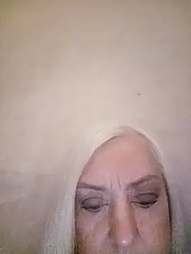 Julia20X online show from April 9, 2026, 12:00 pm