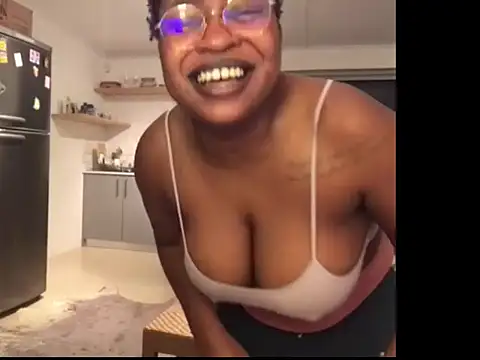 Snapshot of TwerkingTemptress chatting on May 30, 2026, 10:48 pm TwerkingTemptress online show from May 30, 2026, 10:48 pm