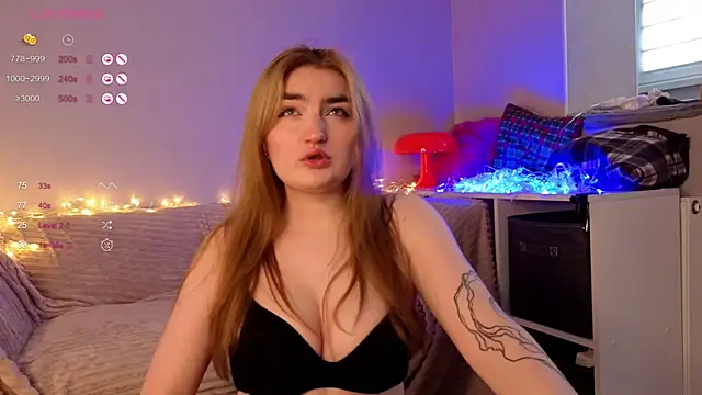 Snapshot of sweetandcuteee chatting on April 12, 2026, 11:02 am sweetandcuteee online show from April 12, 2026, 11:02 am