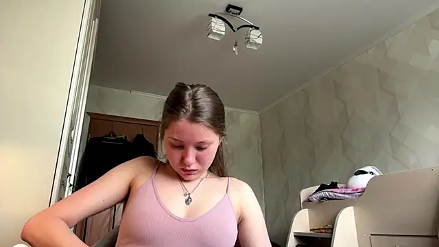 UncaringArtery online show from April 15, 2026, 6:19 am