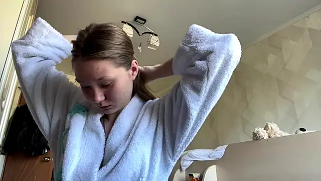 UncaringArtery online show from April 17, 2026, 6:16 am