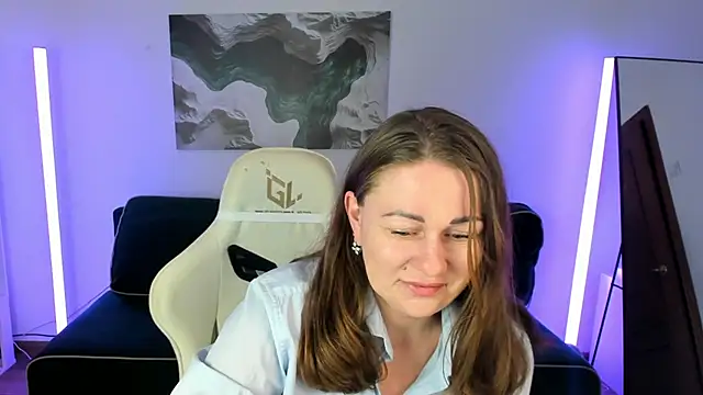 NinnaBrewer online show from April 21, 2026, 3:02 am