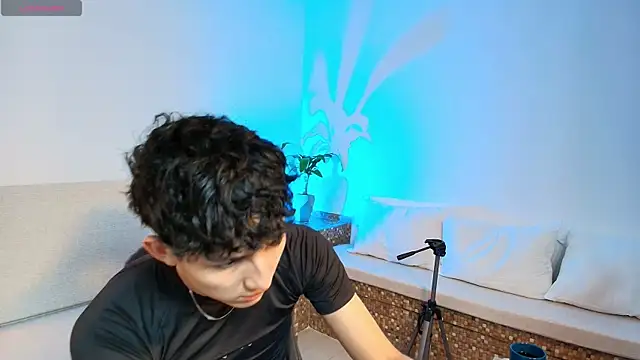 Snapshot of Valentino_Rey chatting on April 14, 2026, 11:59 am Valentino Rey online show from April 14, 2026, 11:59 am