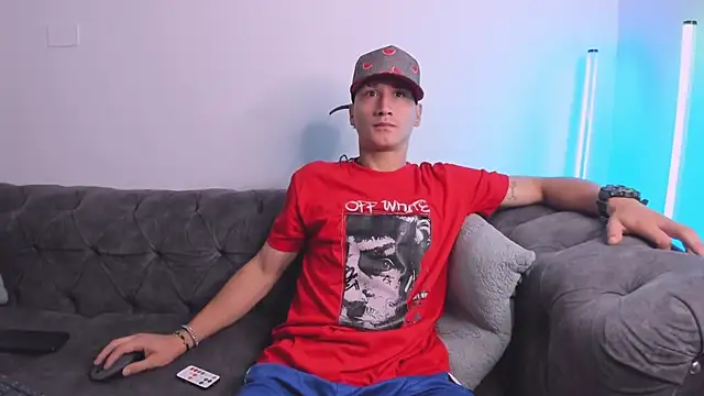 AbaturLopez online show from April 15, 2026, 8:53 pm