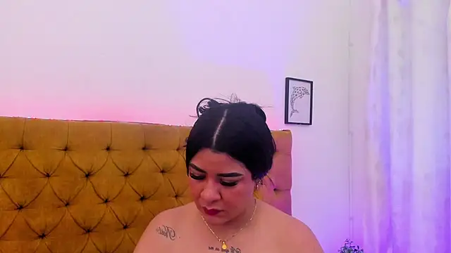 Snapshot of Katty_West chatting on July 13, 2026, 6:40 pm Katty West online show from July 13, 2026, 6:40 pm