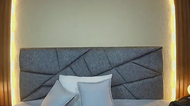 Snapshot of Kittie_Vixen chatting on May 29, 2026, 7:31 pm Kittie Vixen online show from May 29, 2026, 7:31 pm