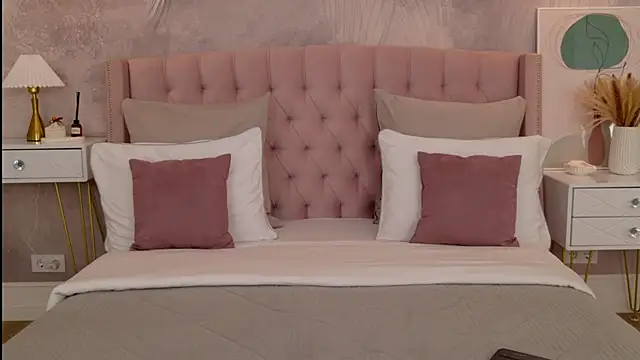 Snapshot of YunaStorm chatting on April 9, 2026, 2:56 pm YunaStorm online show from April 9, 2026, 2:56 pm