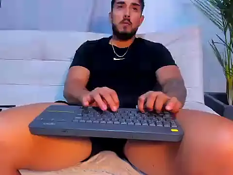 alangreek1 online show from July 7, 2026, 2:47 am