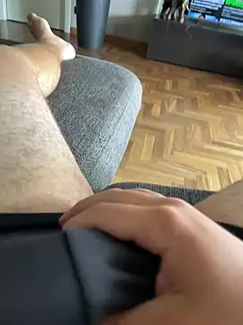 Snapshot of italianboy20cm chatting on July 15, 2026, 12:12 pm italianboy20cm online show from July 15, 2026, 12:12 pm