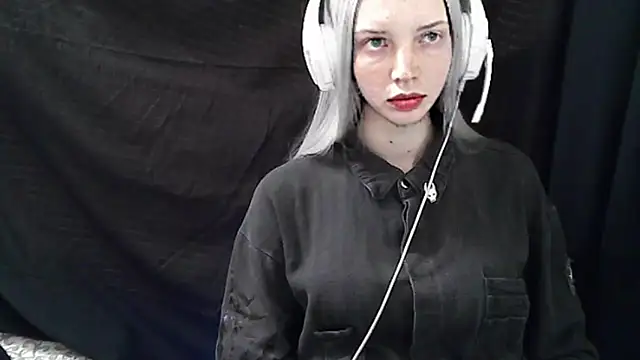 Snapshot of Crimson_Lady chatting on May 27, 2026, 5:53 pm Crimson Lady online show from May 27, 2026, 5:53 pm
