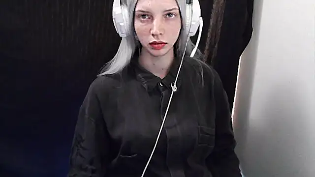 Snapshot of Crimson_Lady chatting on May 31, 2026, 8:20 pm Crimson Lady online show from May 31, 2026, 8:20 pm