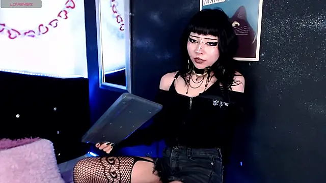 Snapshot of KiomyVamp chatting on May 4, 2026, 6:11 pm KiomyVamp online show from May 4, 2026, 6:11 pm