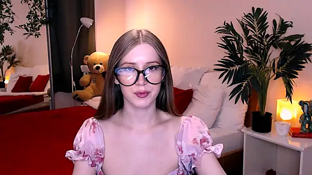 Snapshot of cheeky_chick chatting on June 11, 2026, 4:26 pm cheeky chick online show from June 11, 2026, 4:26 pm