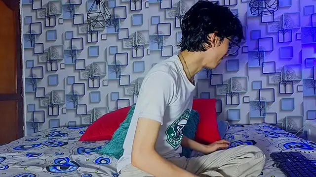 Snapshot of Twink_Sebas7 chatting on April 12, 2026, 12:19 pm Twink Sebas7 online show from April 12, 2026, 12:19 pm