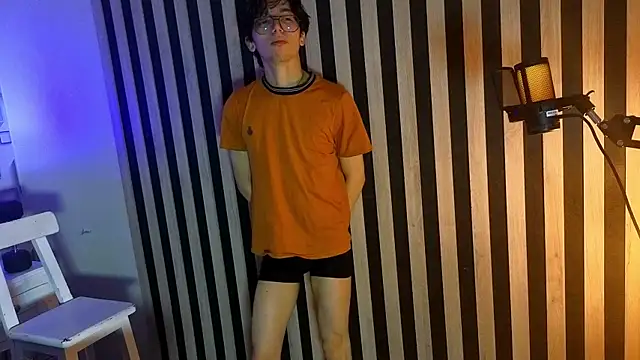 Snapshot of Twink_Sebas7 chatting on April 16, 2026, 12:28 pm Twink Sebas7 online show from April 16, 2026, 12:28 pm