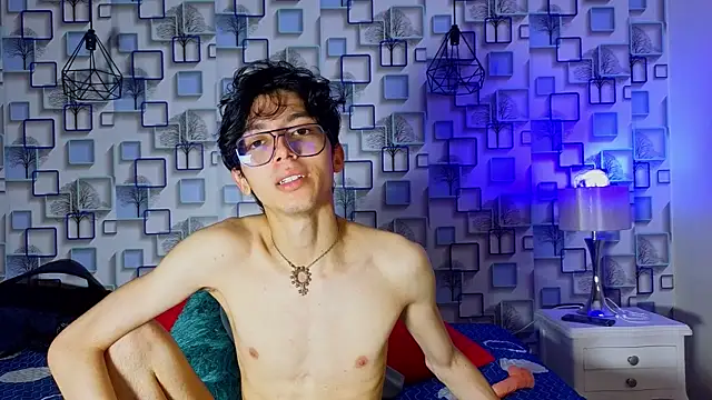 Snapshot of Twink_Sebas7 chatting on April 14, 2026, 12:21 pm Twink Sebas7 online show from April 14, 2026, 12:21 pm