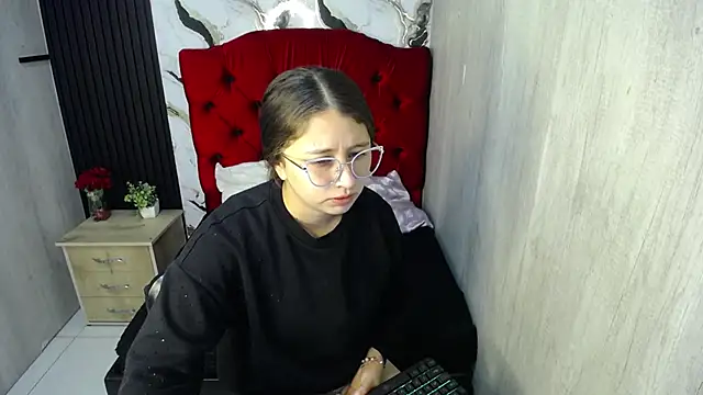 Snapshot of sammy__green chatting on April 14, 2026, 1:05 pm sammy green online show from April 14, 2026, 1:05 pm