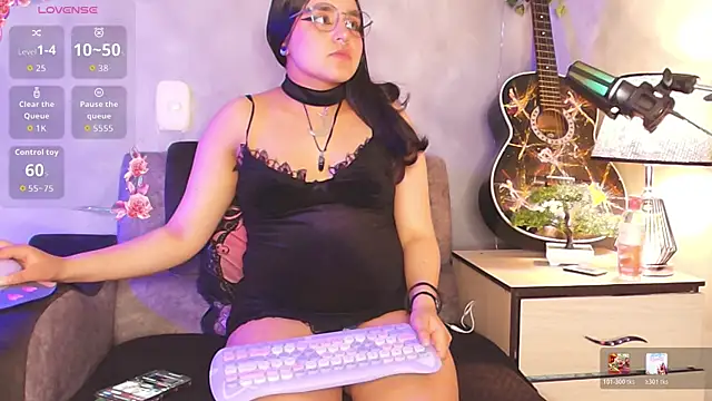 ambar  devon online show from April 11, 2026, 8:12 pm