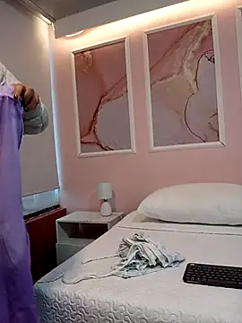 Taylor Marie  online show from April 15, 2026, 12:10 pm