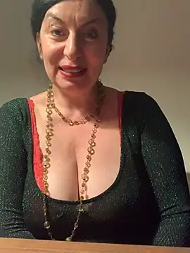Snapshot of Lizzaa80 chatting on August 5, 2026, 4:12 pm Lizzaa80 online show from August 5, 2026, 4:12 pm