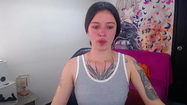 Lucia evans21 online show from June 11, 2026, 8:17 pm