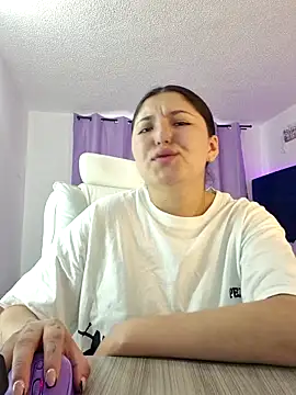 Celestee 21 online show from May 31, 2026, 8:20 pm