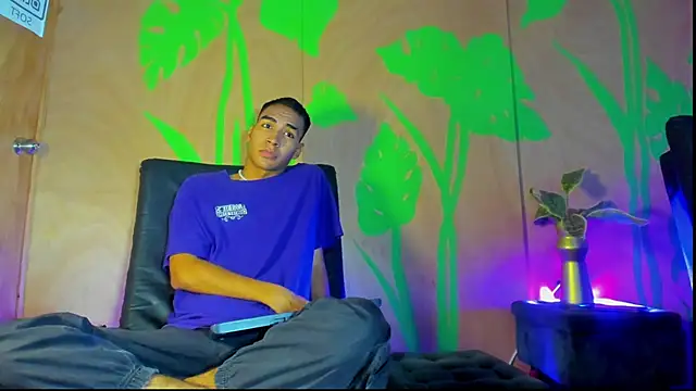 rafael velvet online show from April 15, 2026, 9:37 pm