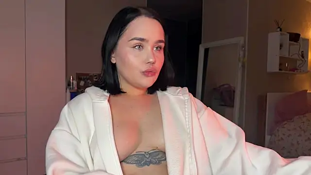 Snapshot of lola_raze chatting on June 27, 2026, 9:21 pm lola raze online show from June 27, 2026, 9:21 pm
