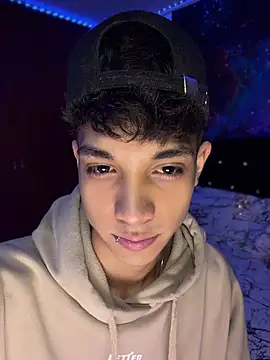 RoughDiamond  online show from April 11, 2026, 7:45 am