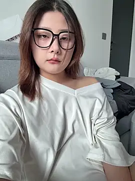 Mu-Mu520 online show from April 15, 2026, 5:35 am