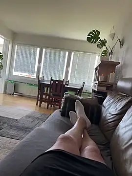 elysmay online show from April 22, 2026, 11:39 am