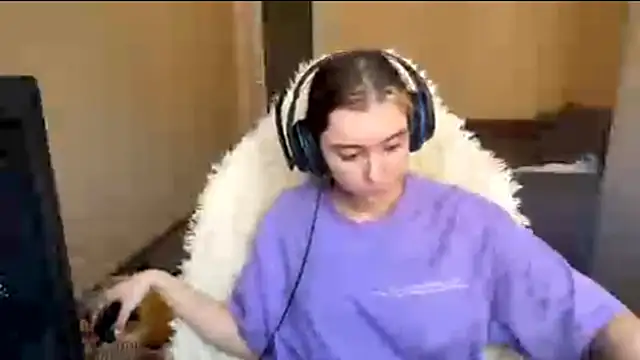 LueIvins online show from April 17, 2026, 7:22 am