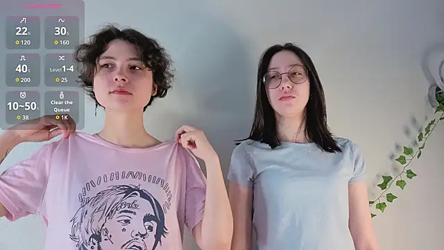 AllisonKierce online show from April 13, 2026, 3:32 am