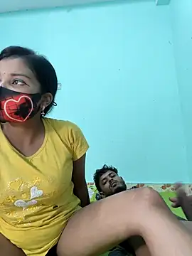 Hot-Couple4 online show from May 8, 2026, 4:00 pm
