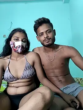 Hot-Couple4 online show from May 7, 2026, 8:01 pm