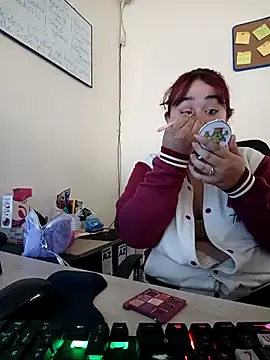 AliceScoot  online show from April 28, 2026, 5:17 pm