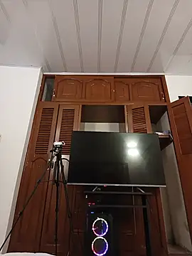 AliceScoot  online show from May 23, 2026, 6:18 pm