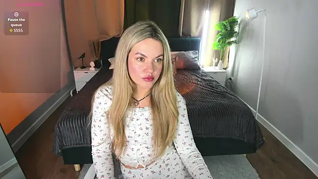 Snapshot of Jennifer_Perezz chatting on June 10, 2026, 5:03 pm Jennifer Perezz online show from June 10, 2026, 5:03 pm