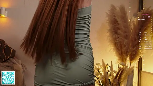 lllbombshelll online show from June 19, 2026, 6:14 pm