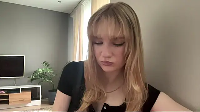 Snapshot of PlasaRima chatting on June 18, 2026, 11:43 pm PlasaRima online show from June 18, 2026, 11:43 pm