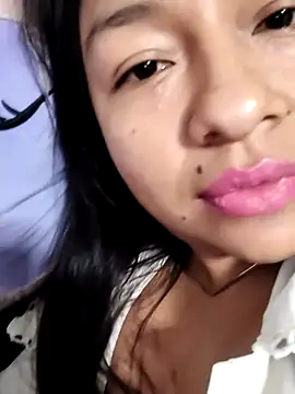 alisonnturbay online show from June 25, 2026, 2:42 am